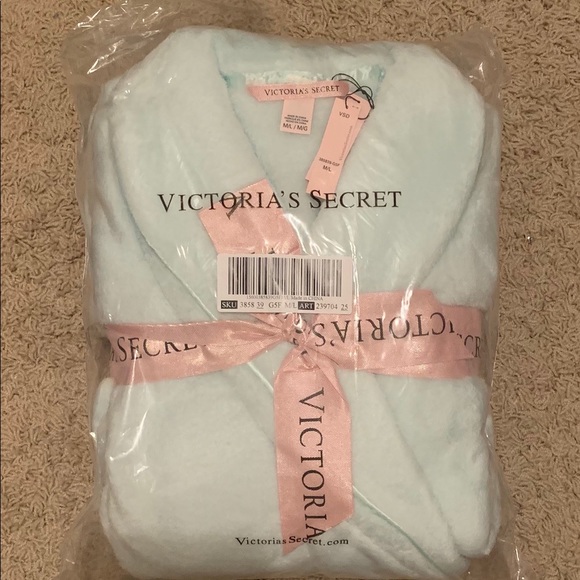 Victoria Secret The Cozy Robe - Picture 2 of 5